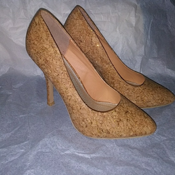 Shoes - Picture 4 of 6